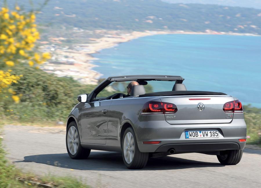  Volkswagen Golf Cabrio 2011 года  (фото 22 из 69)